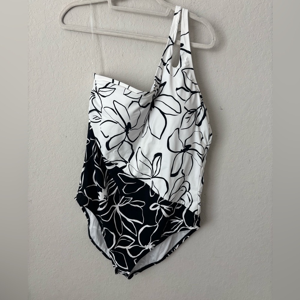 La Blanca Moonlit Silhouette One Shoulder Keyhole Swimsuit Size 22W - Picture 3 of 7